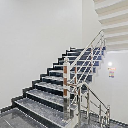 לקנאו Townhouse P.S.Palace Near Amausi Metro Station מראה חיצוני תמונה