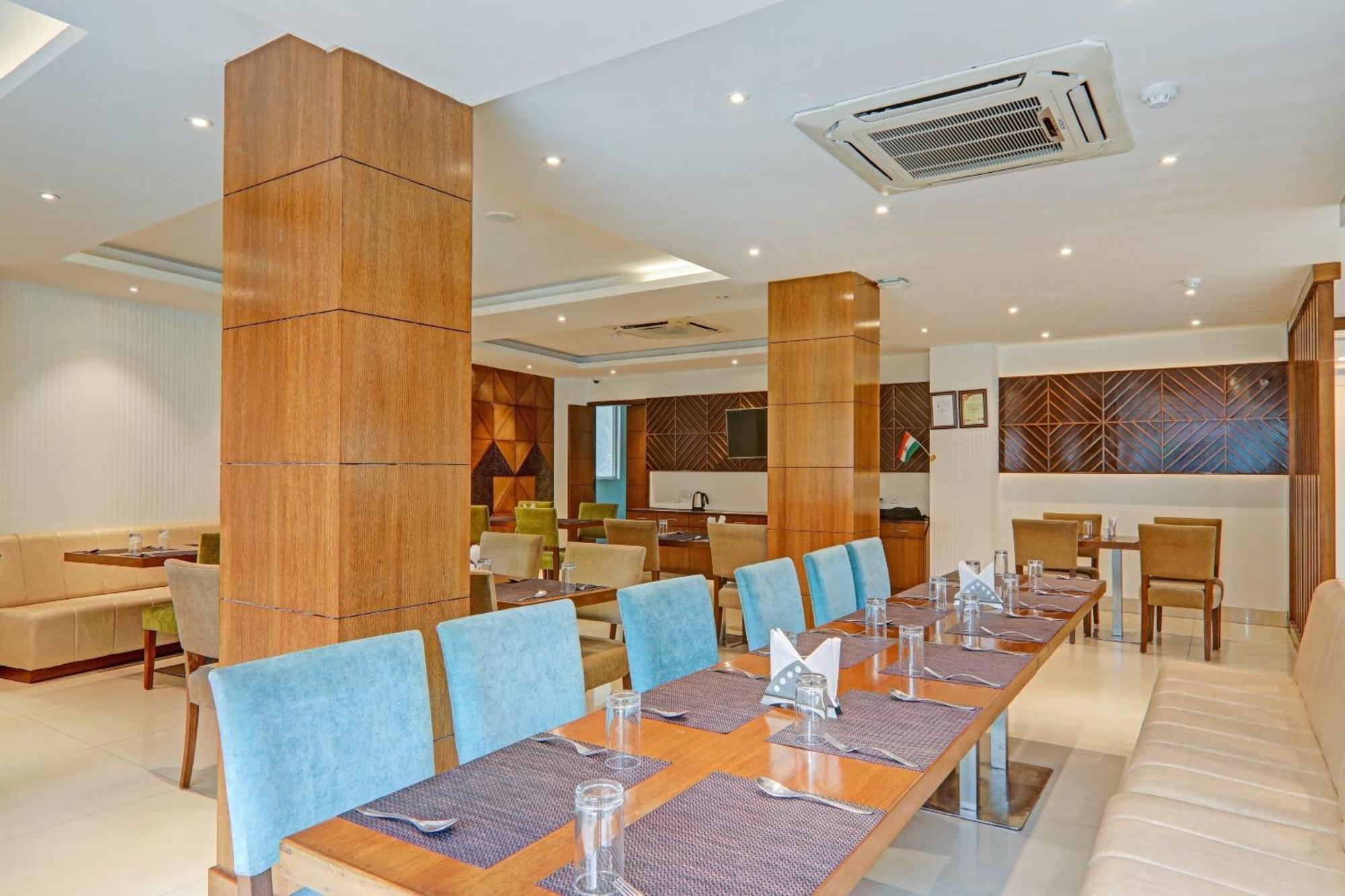 לקנאו Townhouse P.S.Palace Near Amausi Metro Station מראה חיצוני תמונה