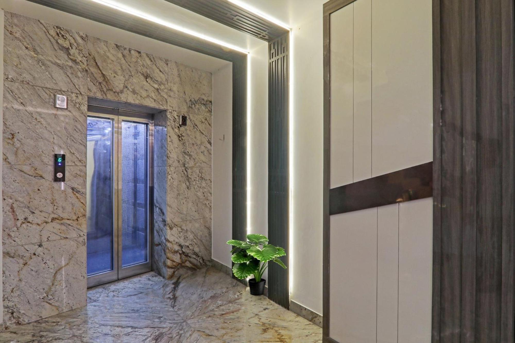 לקנאו Townhouse P.S.Palace Near Amausi Metro Station מראה חיצוני תמונה