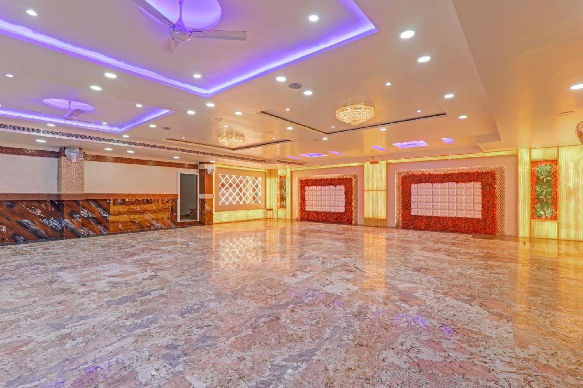 לקנאו Townhouse P.S.Palace Near Amausi Metro Station מראה חיצוני תמונה